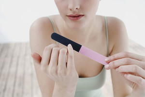 What is missing in the body if the nails are flaked