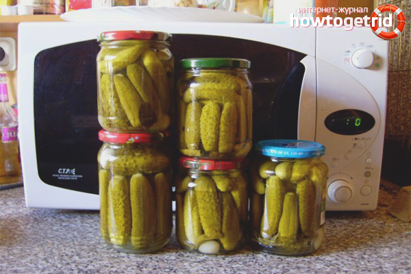 Sterilization of cans with pickles in the microwave