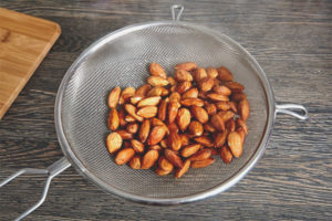 How to peel or peel almonds